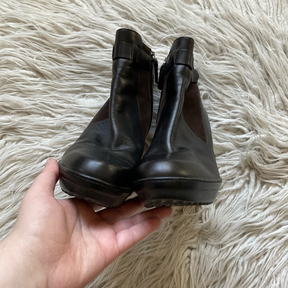 TODS Brown Suede & Leather Buckle Round Toe Heeled Ankle Bootie Size 39.5 - Picture 5 of 11